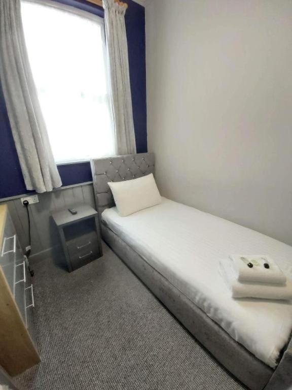 Oyo Ivy Hotel Skegness Bagian luar foto